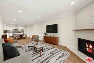 1109 20th St #10 - Photo 4 of 8