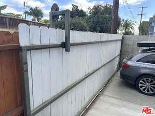 2454 Penmar Ave - Photo 7 of 8