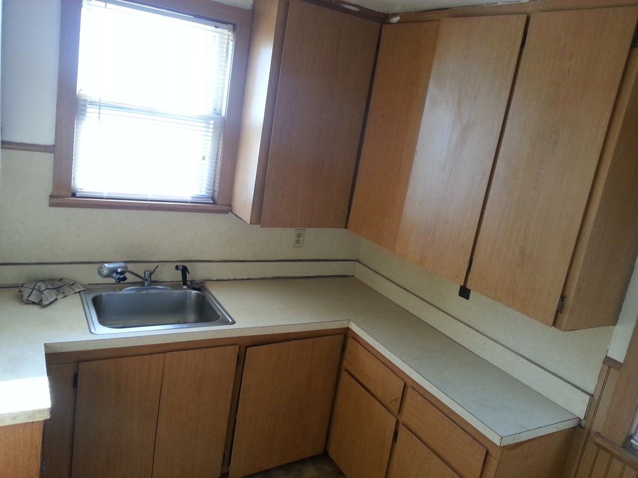 16248 Semrau Ave - Photo 2 of 5