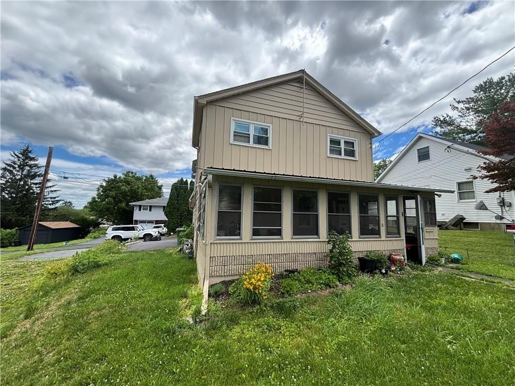 135 N Cedar St - Photo 3 of 14
