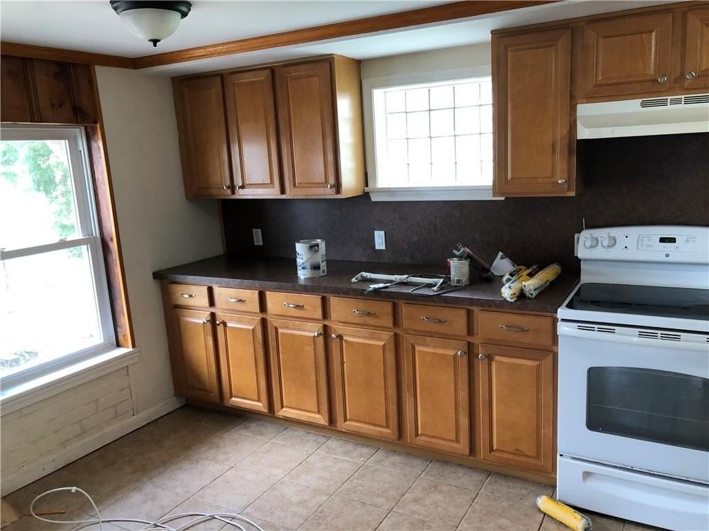 135 N Cedar St - Photo 5 of 14