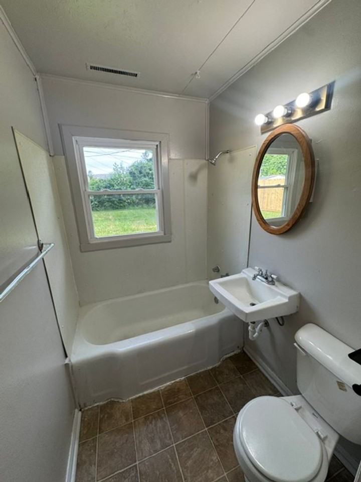 4844 Oliver St - Photo 6 of 6