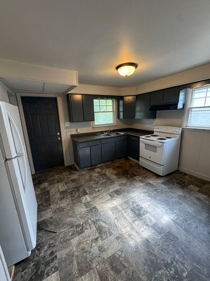 3431 Raymond St - Photo 3 of 9