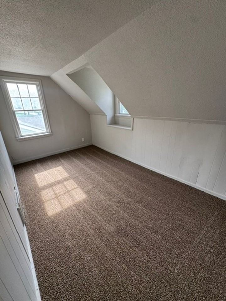 3431 Raymond St - Photo 7 of 9