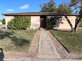 featured image of 418 N Oak St
