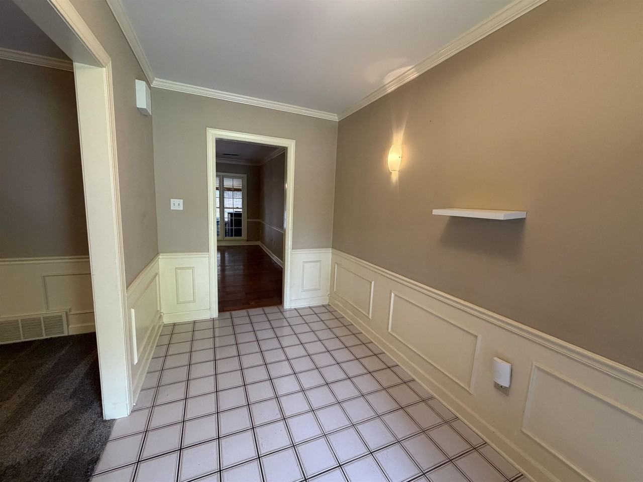 956 Rolling Oaks Ln - Photo 4 of 26