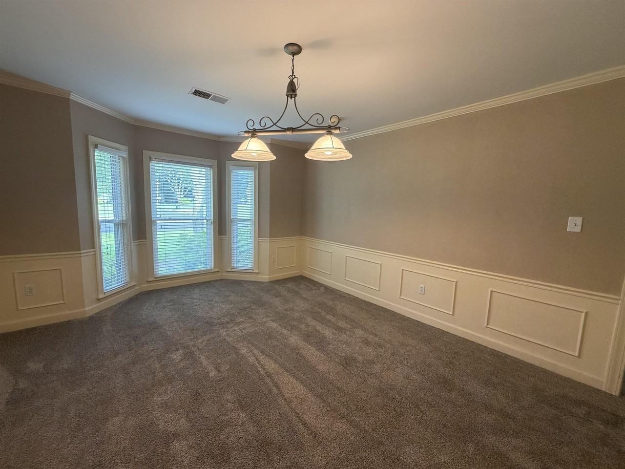 956 Rolling Oaks Ln - Photo 5 of 26