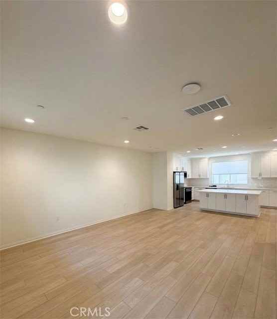 5868 Linden Ave #6 - Photo 6 of 6
