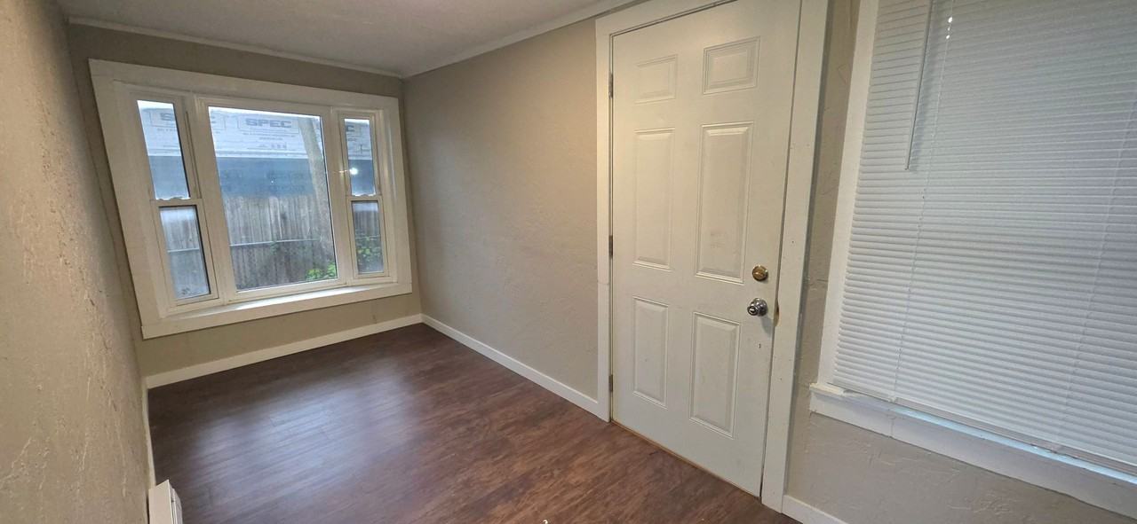 2311 N National Ave - Photo 3 of 11
