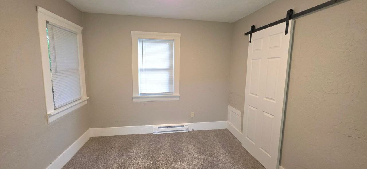 2311 N National Ave - Photo 5 of 11