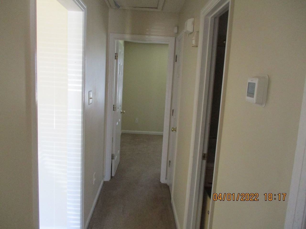 301 Station Crossing Dr Apt B - Photo 3 of 7