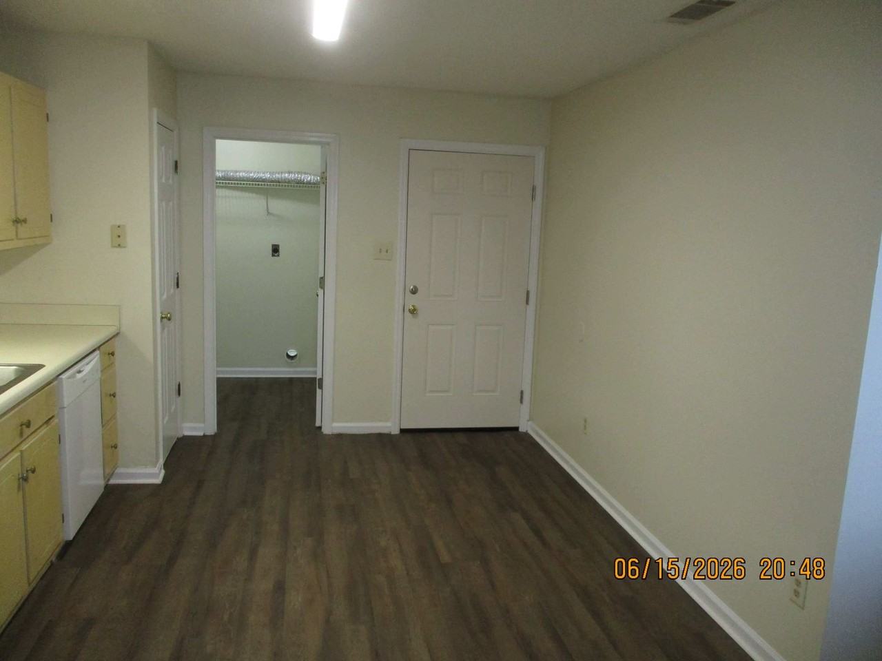 301 Station Crossing Dr Apt B - Photo 6 of 7