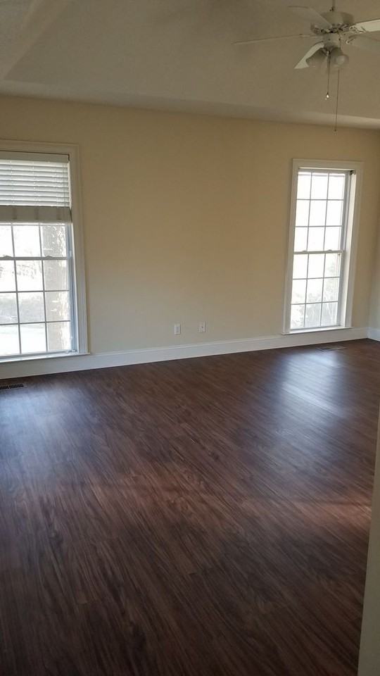 188 Fowler Dr - Photo 3 of 8