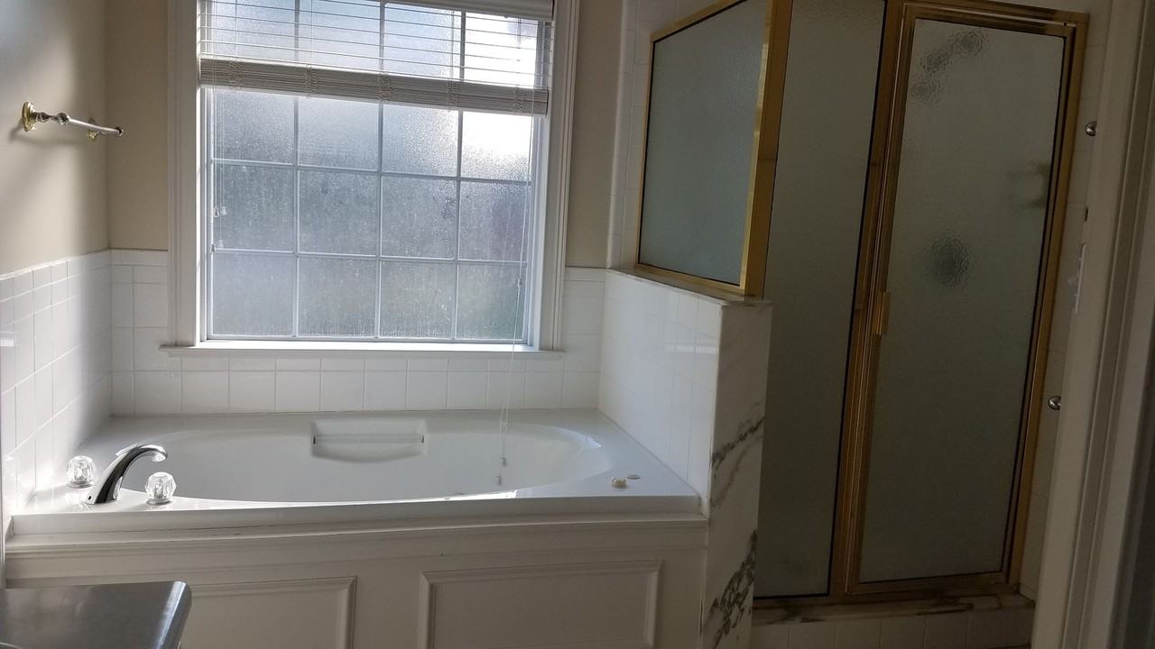 188 Fowler Dr - Photo 7 of 8