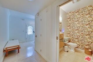 1902 Granville Ave - Photo 3 of 8
