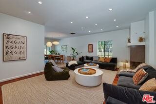 1902 Granville Ave - Photo 5 of 8