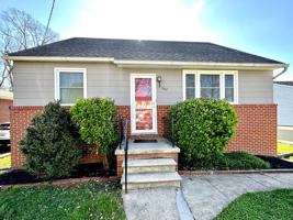 featured image of 805 N Woodward Dr