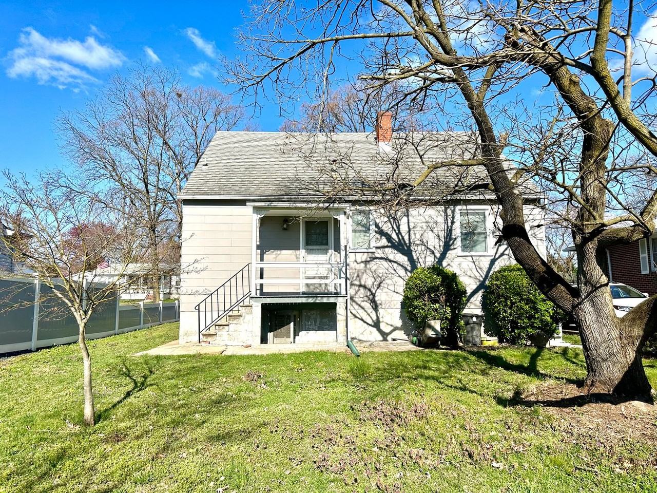 805 N Woodward Dr - Photo 2 of 27