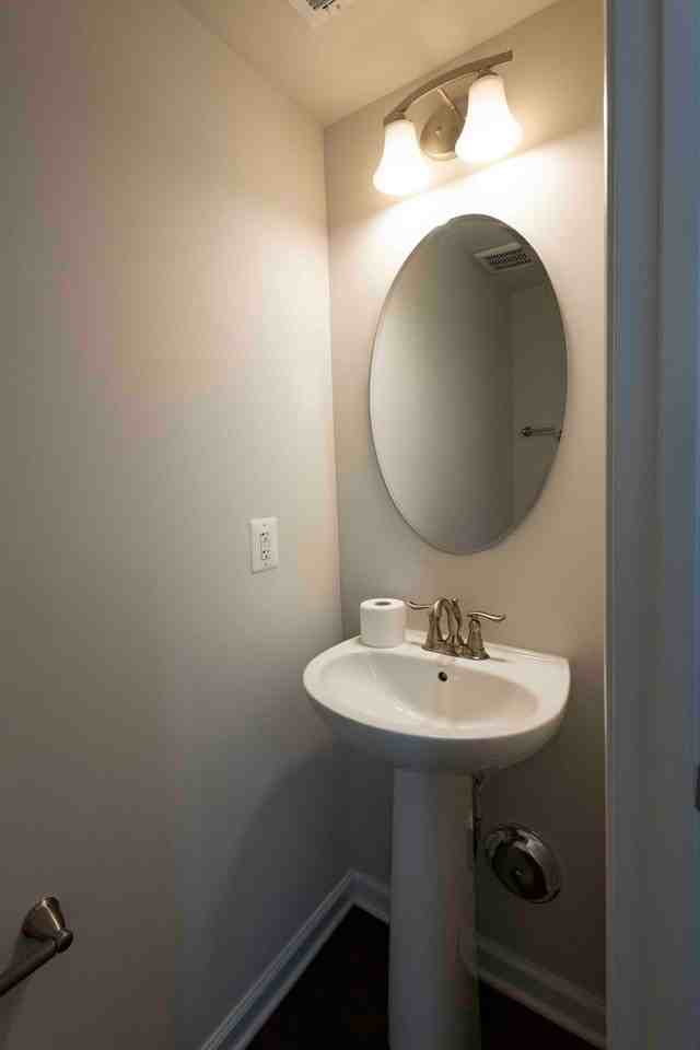 930 Dawes Ct - Photo 6 of 47