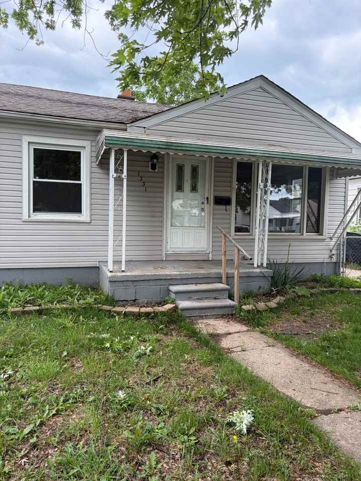 1331 Pingree Ave - Photo 2 of 9