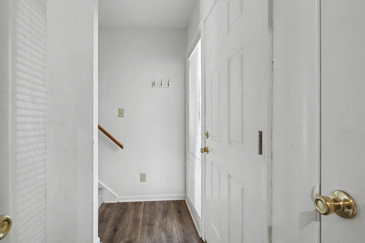 3890 Staffordshire Ln - Photo 3 of 15