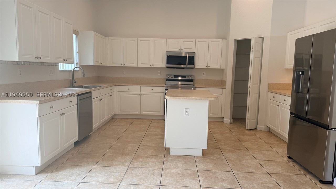 9468 Sw 221st Ln - Photo 5 of 31