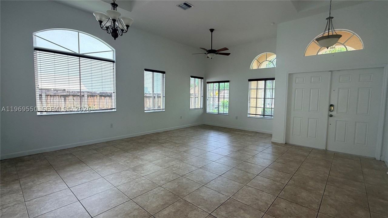 9468 Sw 221st Ln - Photo 7 of 31