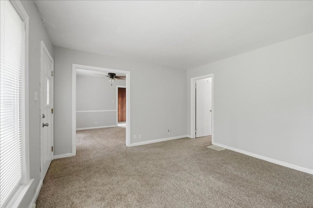 3436 N Lasalle St - Photo 2 of 18