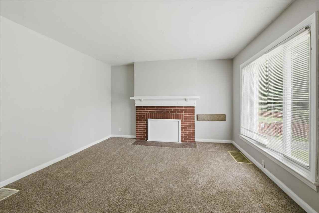 3436 N Lasalle St - Photo 3 of 18