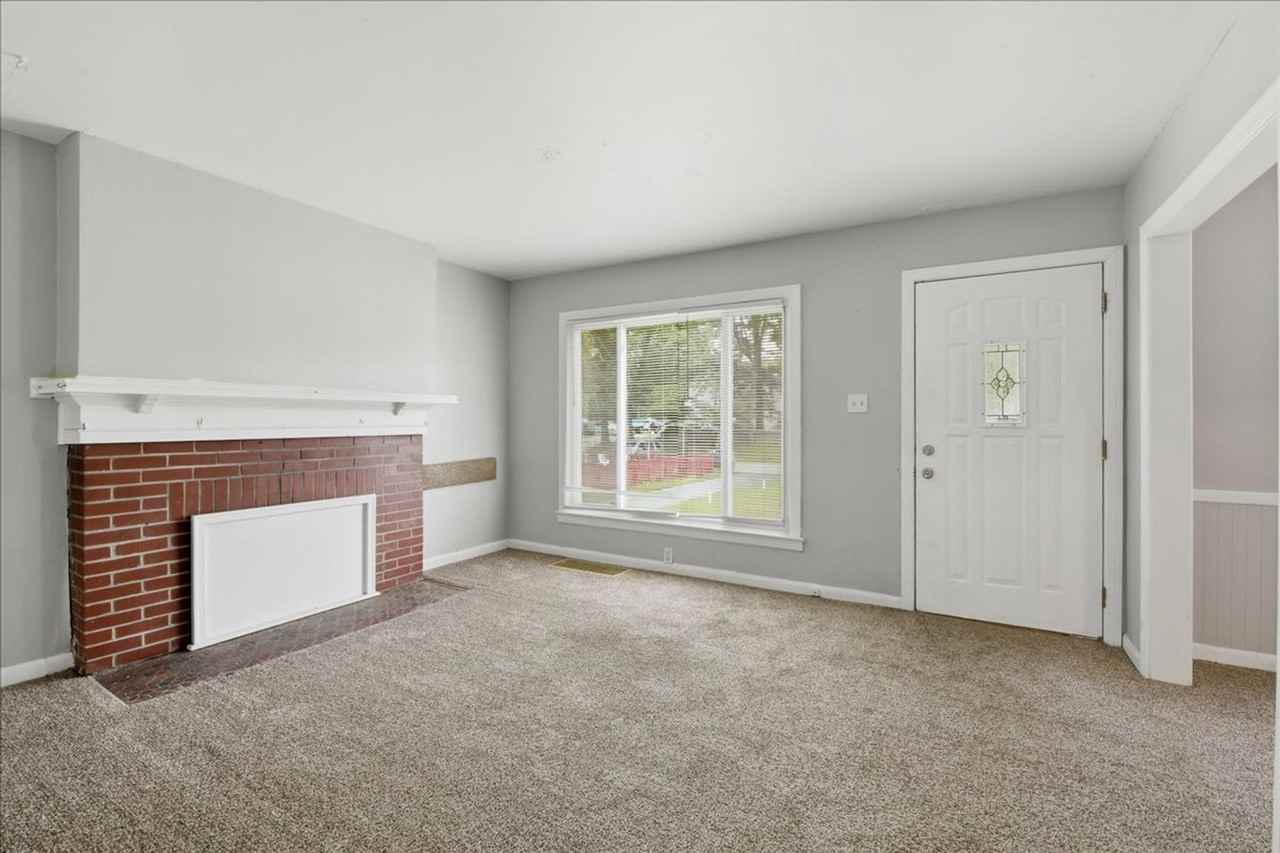 3436 N Lasalle St - Photo 4 of 18