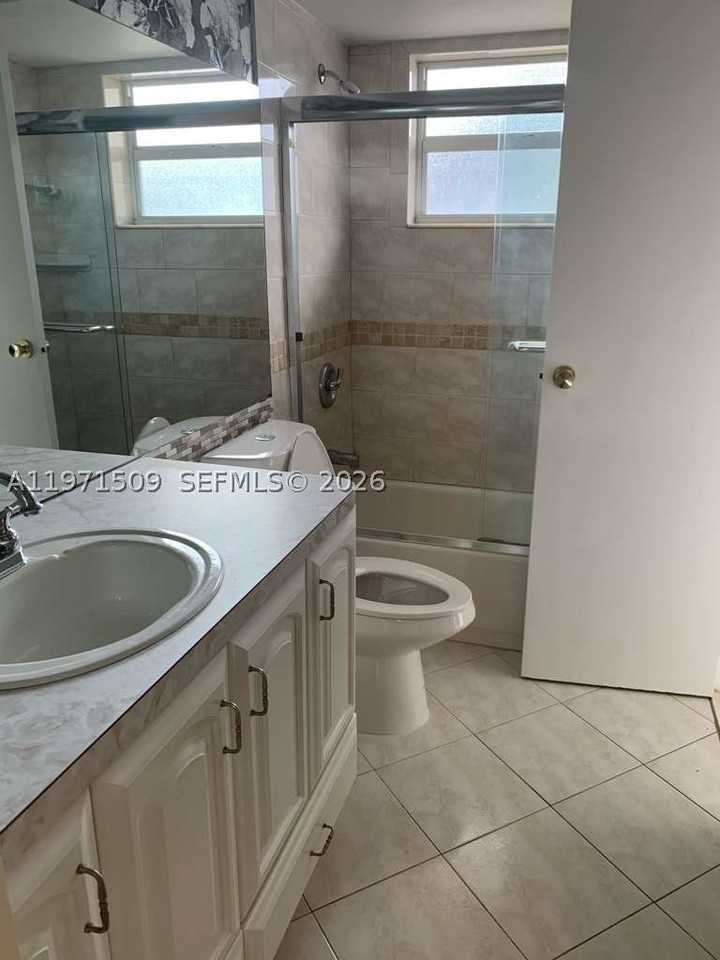 5003 Nw 35th St #405 - Photo 4 of 16