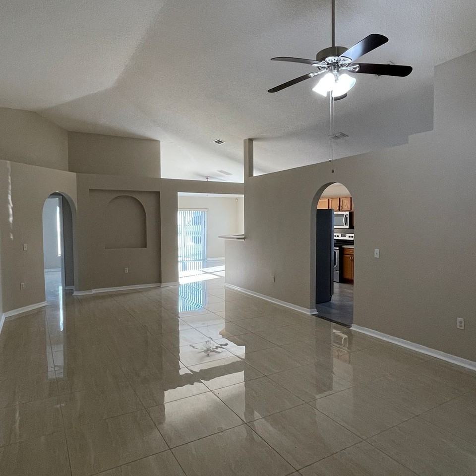 2317 Walnut Canyon Dr - Photo 2 of 28