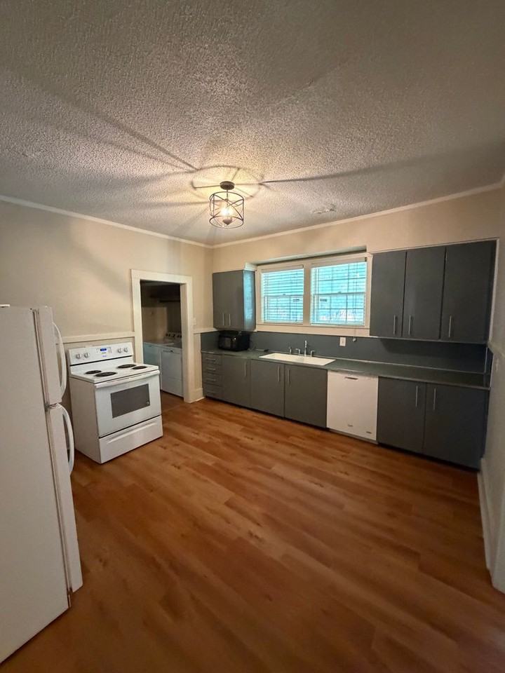 1828 Tutwiler Ave - Photo 3 of 11
