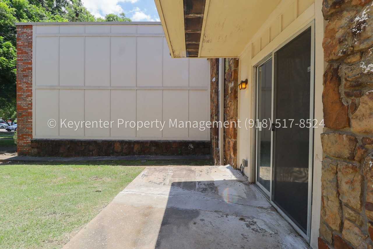 4318 E 67th St #571 - Photo 7 of 24
