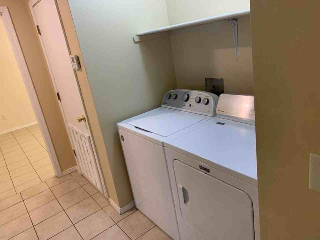 704 W Johnson St - Photo 7 of 14