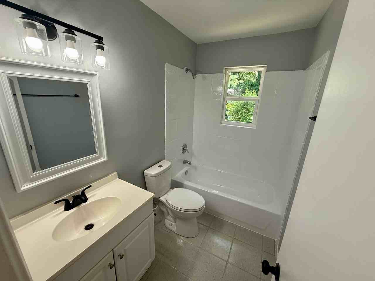 2457 Derwent Dr - Photo 6 of 8