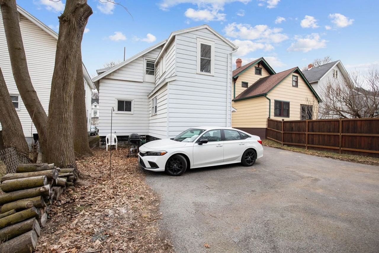 414 Herkimer St - Photo 3 of 17