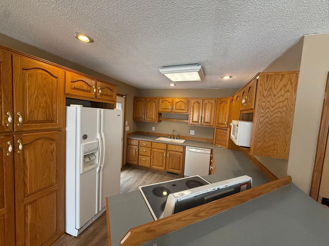 58267 Corticelli Rd - Photo 6 of 34