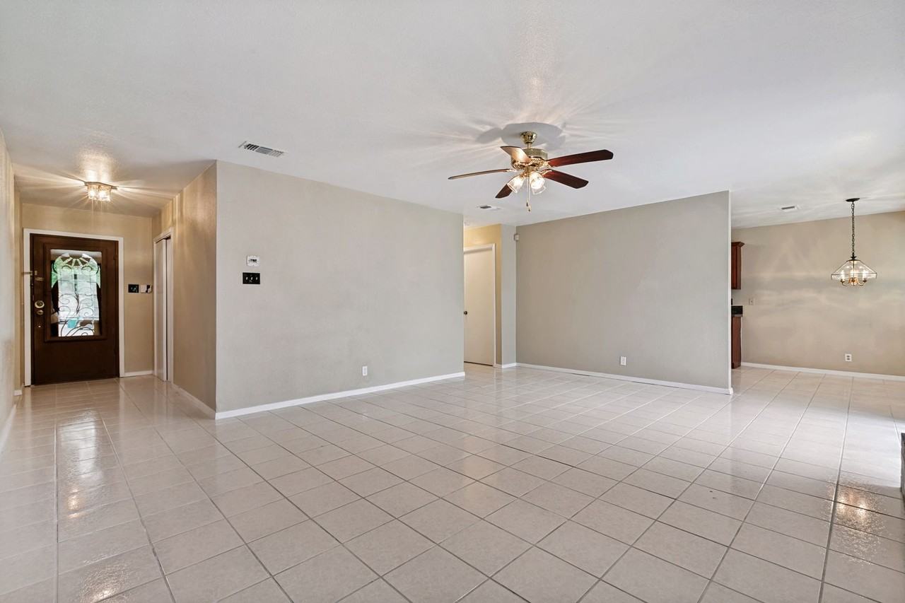 6991 Sunset Village Dr - Photo 3 of 25