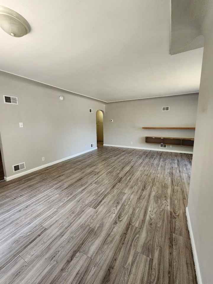 1225 Upham St - Photo 5 of 27