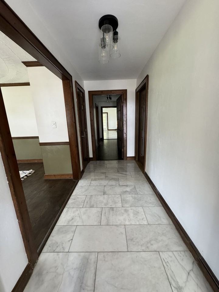 2112 Munden Point Rd - Photo 3 of 38