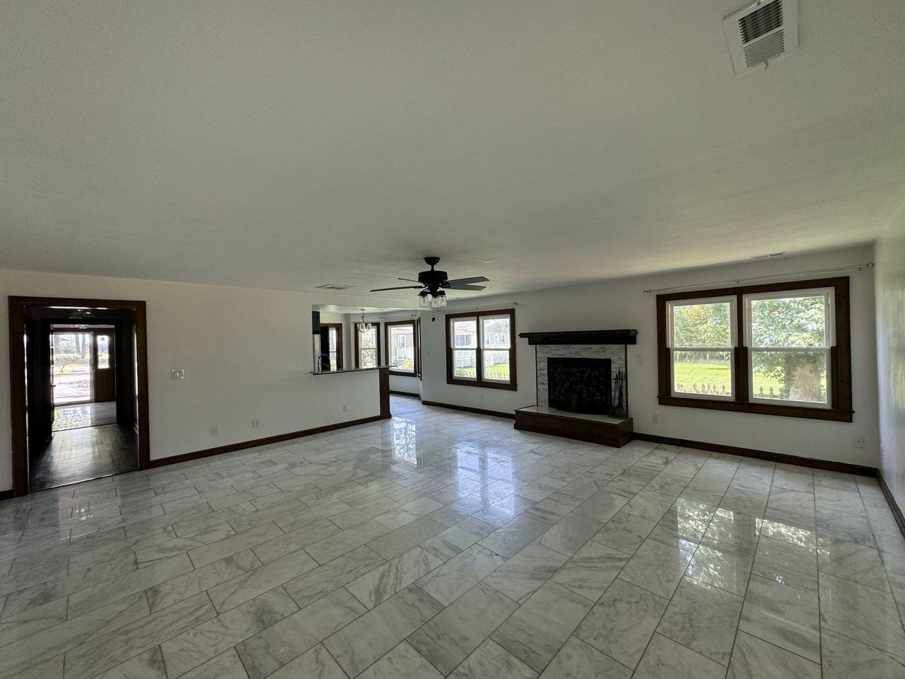 2112 Munden Point Rd - Photo 4 of 38