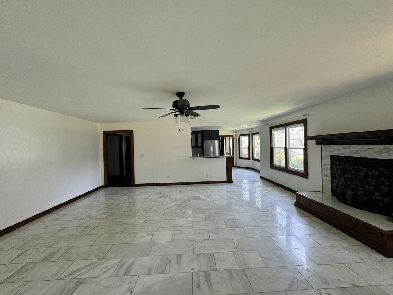 2112 Munden Point Rd - Photo 6 of 38