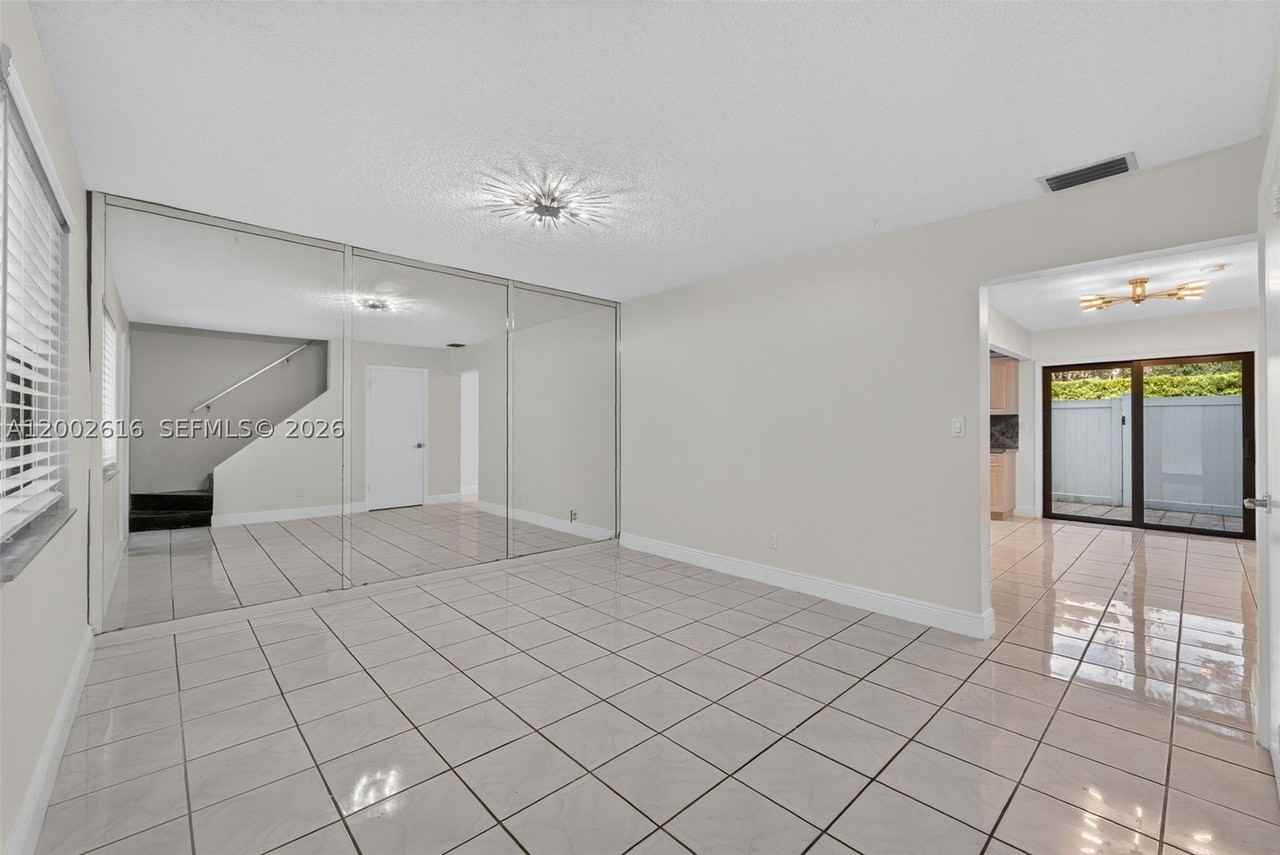 5555 Sw 67th Ave #23 - Photo 5 of 24