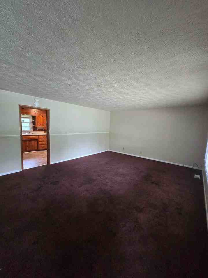 6947 E 48th St - Photo 3 of 11