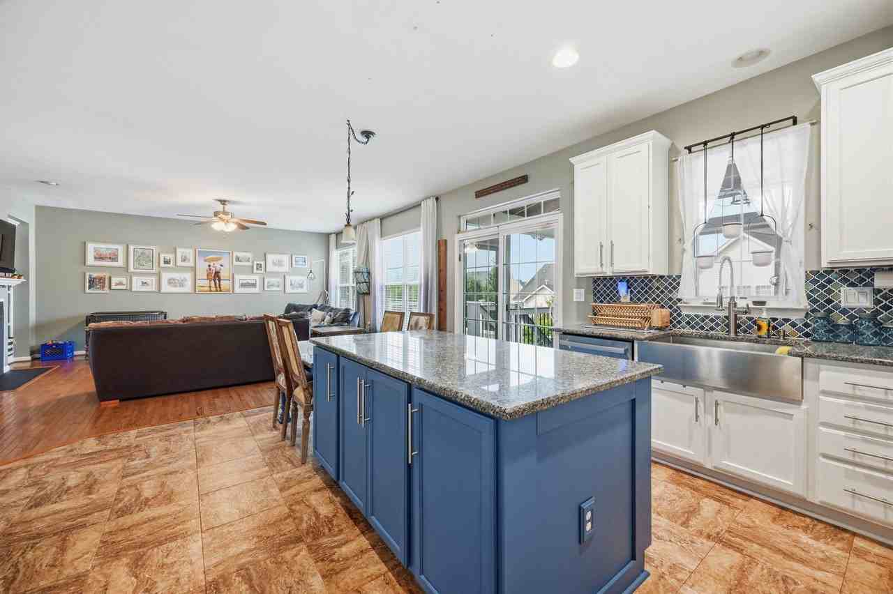 753 Bonnie Ridge Dr Ne - Photo 3 of 36