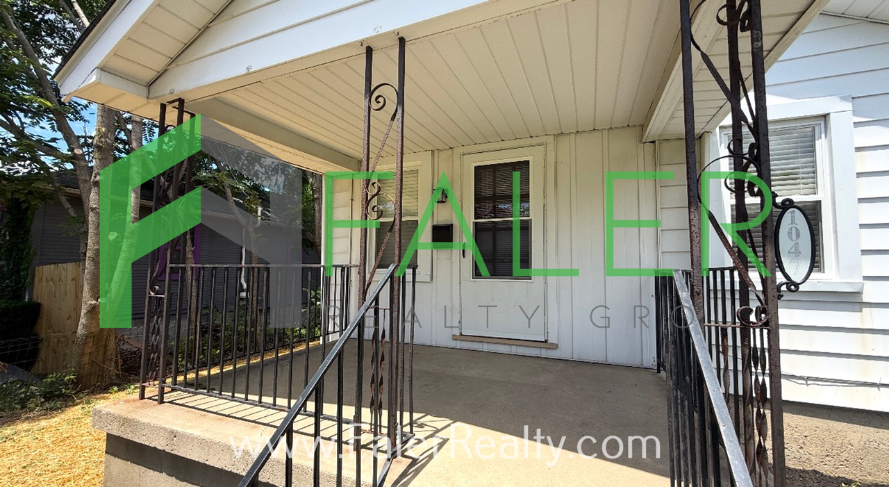 1047 W Dorothy Ln - Photo 2 of 16