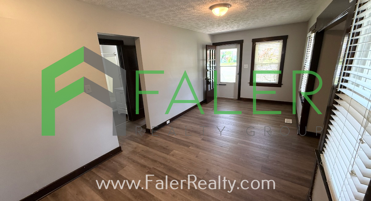 1047 W Dorothy Ln - Photo 4 of 16