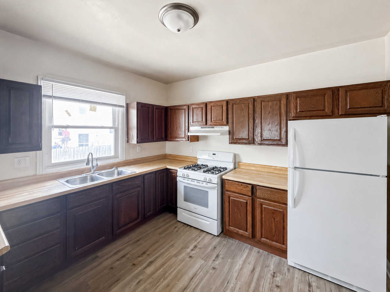 119 Gray St - Photo 2 of 14