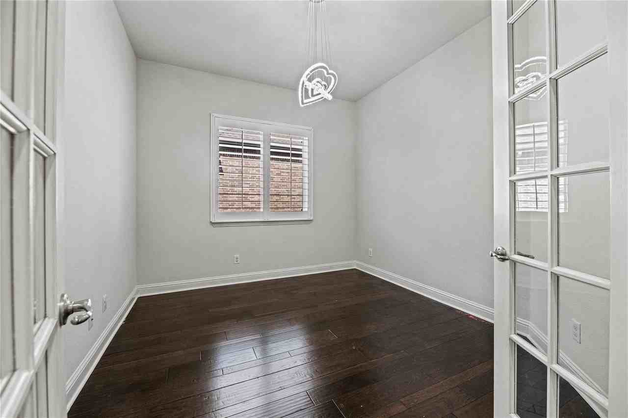 765 Philmont Rd - Photo 3 of 40